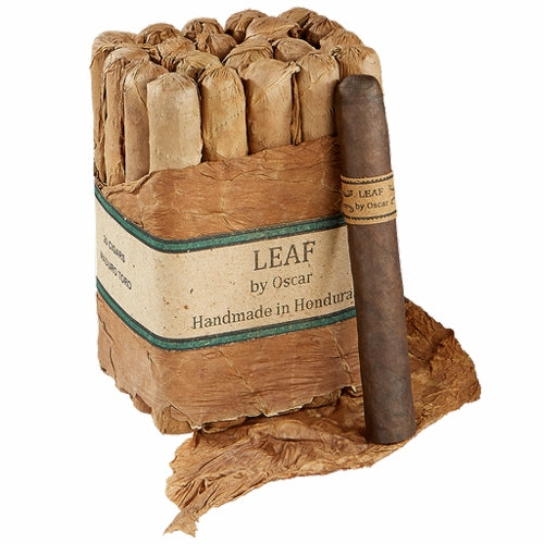 Leaf by Oscar Maduro